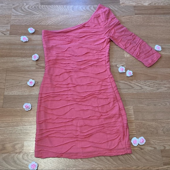 Textured Dress💗 - Picture 2 of 9